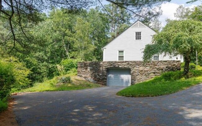 Building Photo - 51 Prospect Hill Rd