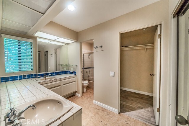 Building Photo - 13236 Valleyheart Dr