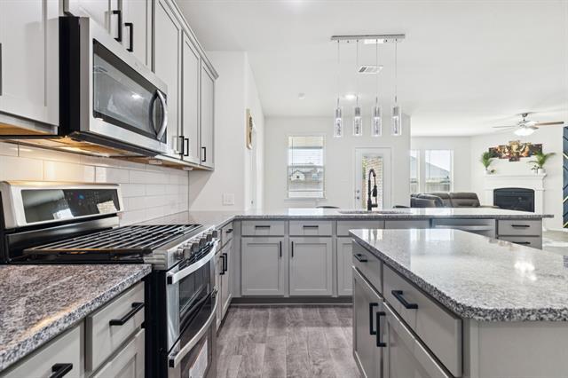 Building Photo - 11112 Canyon Oak St