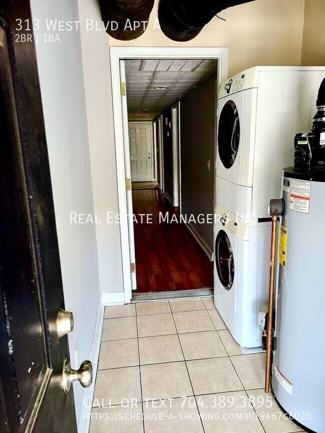 Building Photo - 2 Bedroom 1 Bathroom unit with balcony