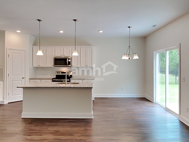 Building Photo - 5952 Hagar Vly Dr