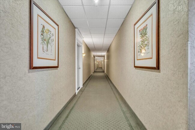 Building Photo - 4141 Henderson Rd