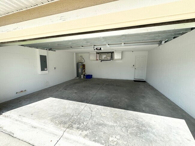 Building Photo - 6 Prince Eric Ln
