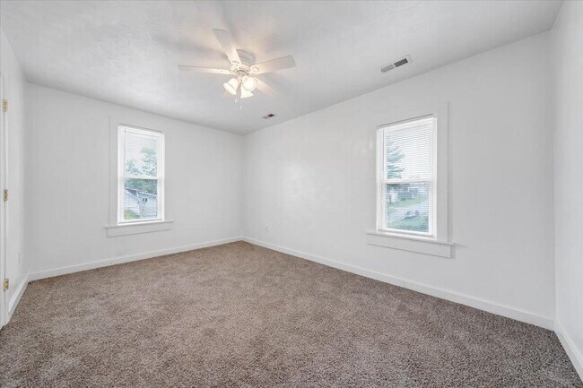 Building Photo - 1202 Rugby Blvd NW