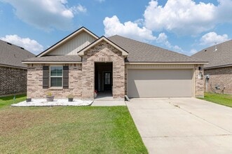 Building Photo - 4 bedroom home for rent in Youngsville