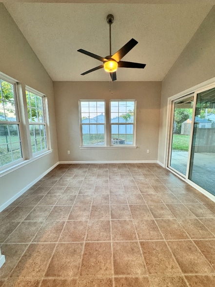 Building Photo - 5101 Oak Ave