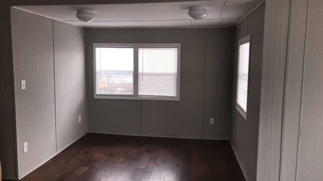 Building Photo - Updated 3 bedroom 1 bath mobile home with open floor plan