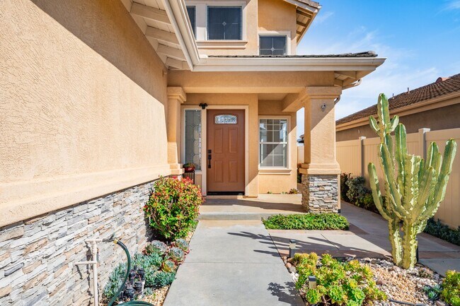 Building Photo - 2283 Rock View Glen
