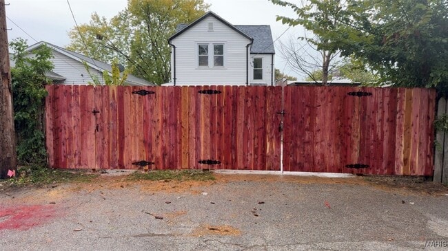 Building Photo - 6815 Wise Ave