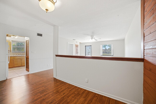 Building Photo - 2895 Via Del Lago