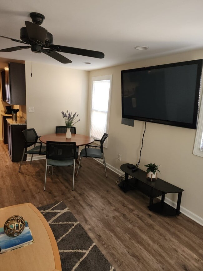 Dining room - 6107 Danville Ave