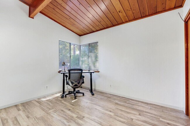 Building Photo - 515-517-517 K St