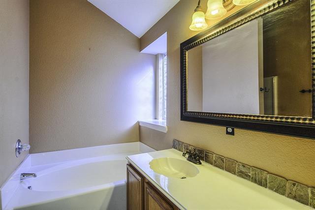 Building Photo - 718 Donny Brook Dr