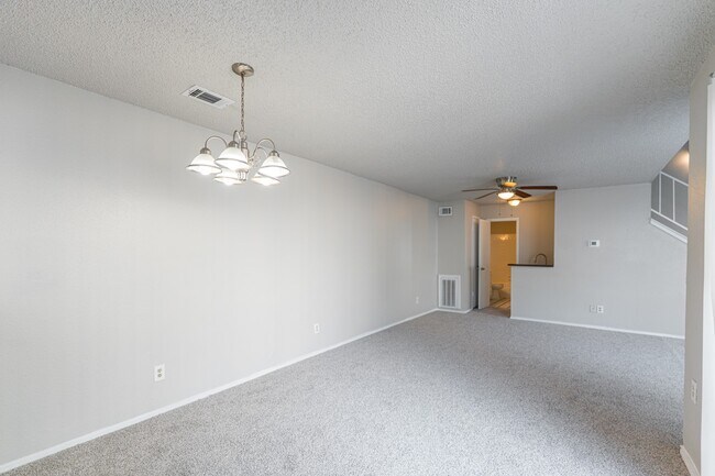 Building Photo - 5731 Easthampton Dr