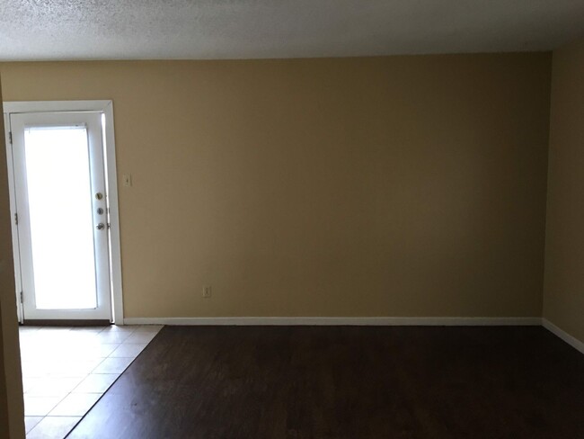 Building Photo - 1102 Covey Ln