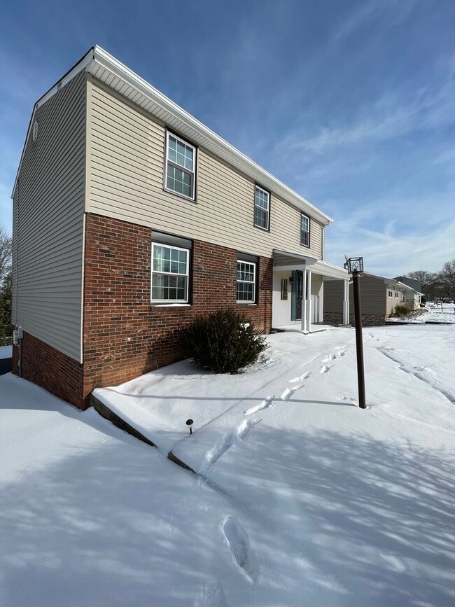 Building Photo - 120 Scottsdale Dr