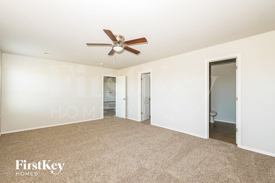 Building Photo - 1912 Dena Dr