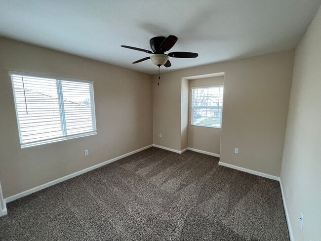 Building Photo - 3775 Millerton Pl