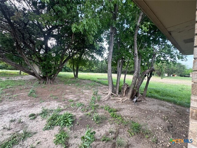 Building Photo - 2311 Old FM 440 Rd