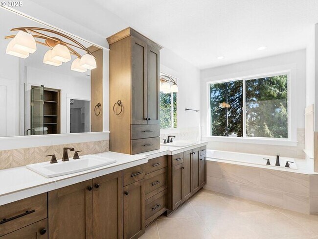 Building Photo - 9010 SW Inez St