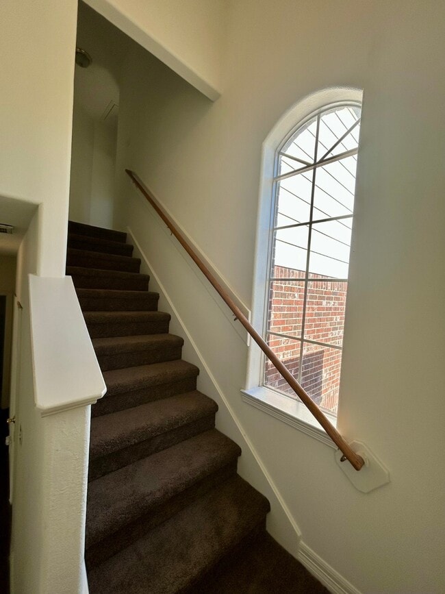 Building Photo - 1419 Miller Ave