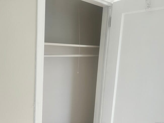 Building Photo - 540 Vauxhall St