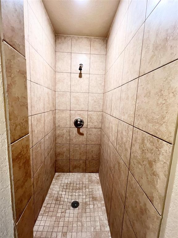 Building Photo - 100 Sandstone Dr