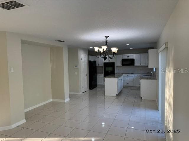 Building Photo - 413 Country Cottage Ln