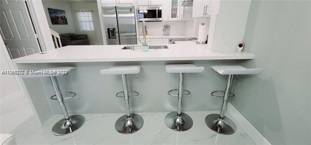 Building Photo - 355 NE 37th Terrace