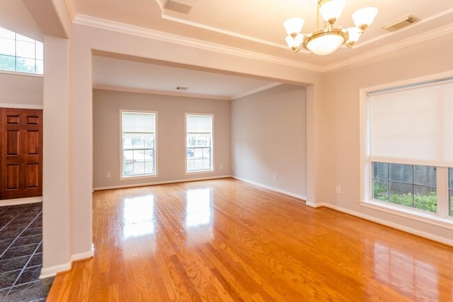 Building Photo - 4611 Oakdale St