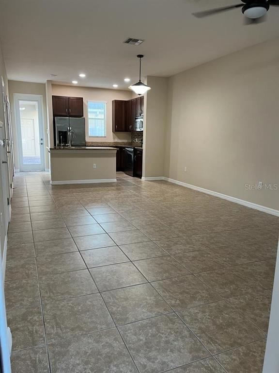 Building Photo - 7054 Broomshedge Tr