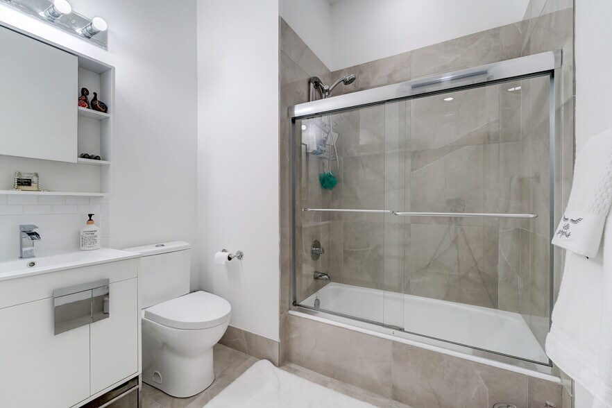 Marble full bathroom with new vanity, tub & shower! - 2328 Champlain St NW