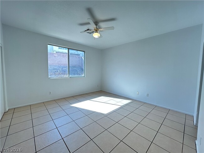 Building Photo - 2685 Park Creek Ln