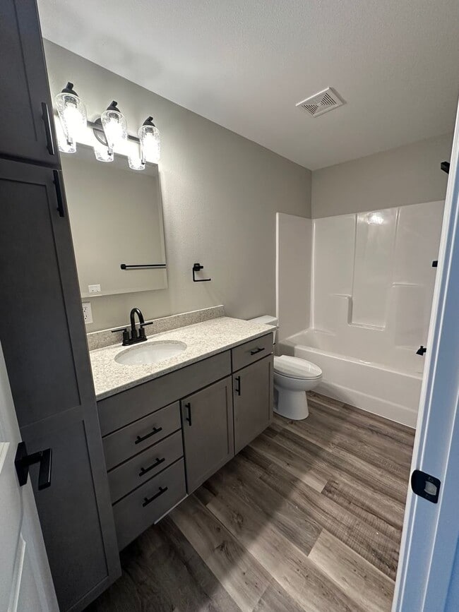 Building Photo - 2521-2521 Granite Dr NW