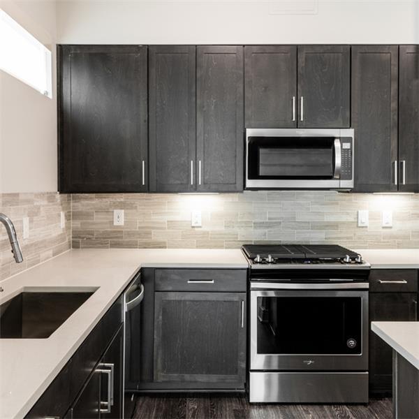 Building Photo - 1300 W 5th St