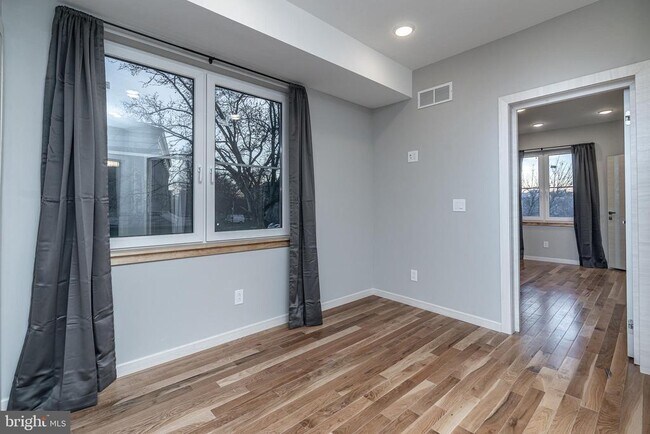 Building Photo - 2045 N College Ave