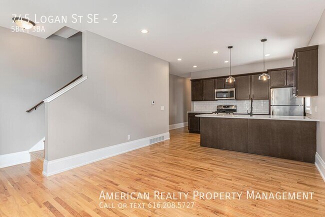 Building Photo - 745 Logan St SE