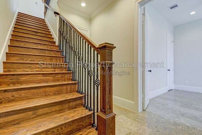 Building Photo - 2769 Freund St