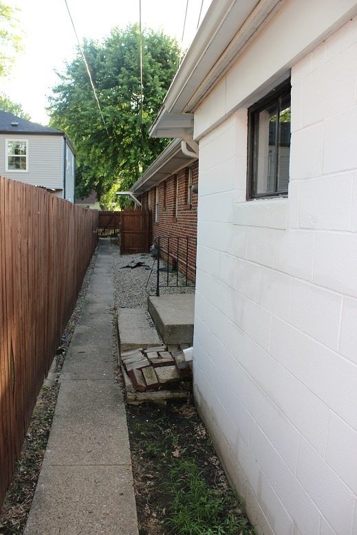 Building Photo - 6061 Evanston Ave