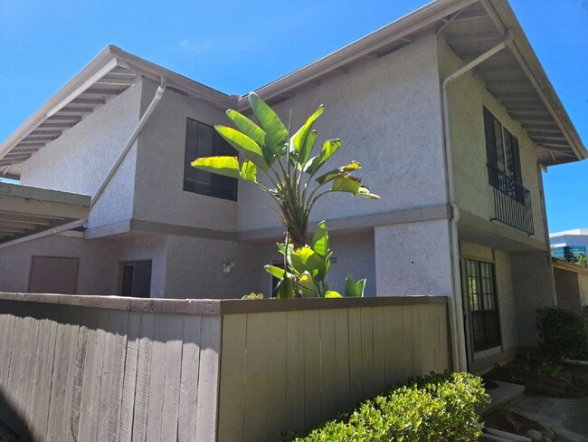 Building Photo - A spacious 3-bed, 2-bath condo is convenie...