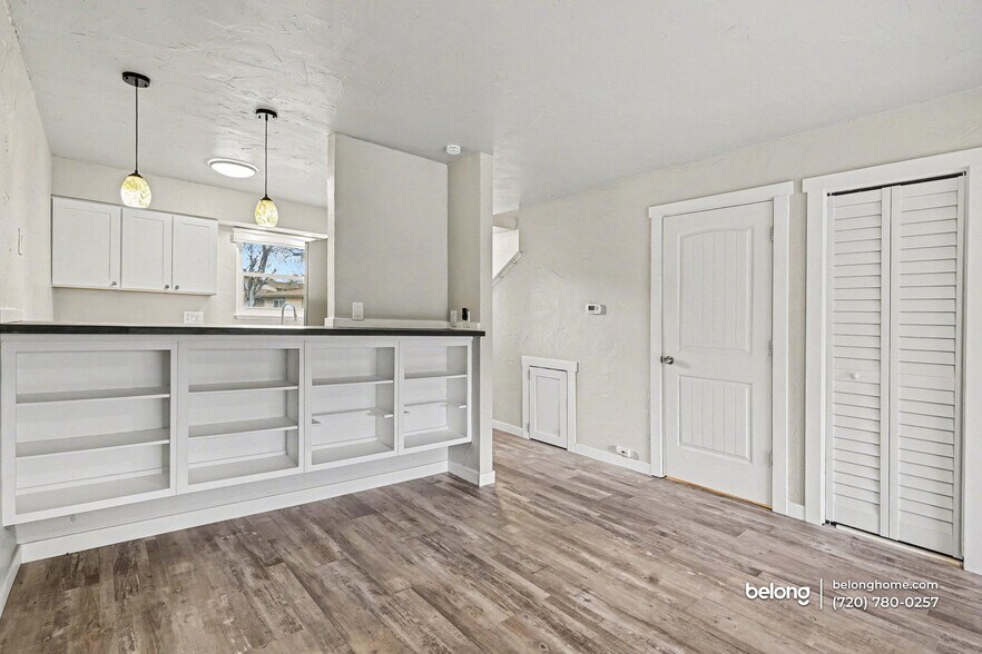 Building Photo - 1044 Coronado Pkwy S