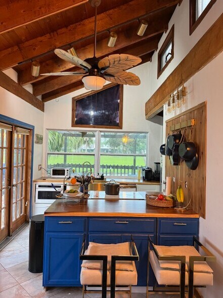 Kitchen - 1420 W Sandpiper Cir