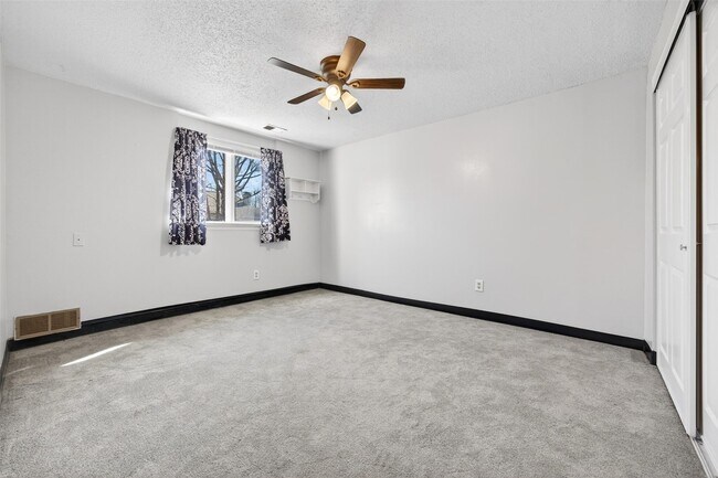 Building Photo - 1261 Mautenne Dr