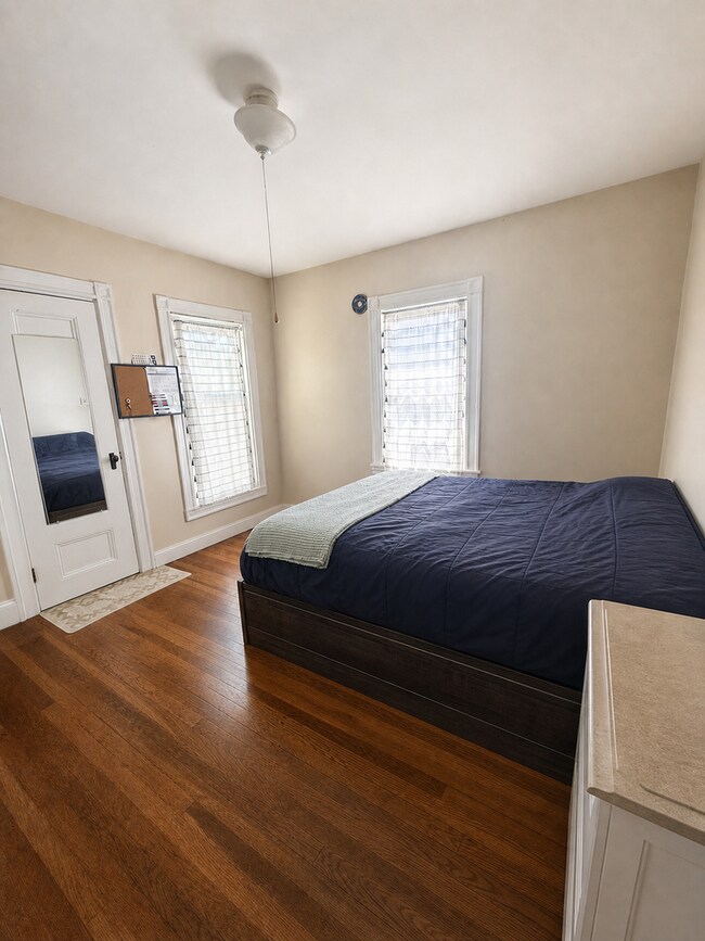 Building Photo - NO FEE!  LOWER ALLSTON 5 BED/2 BATH W/ PARKING, WATER INCLUDED
