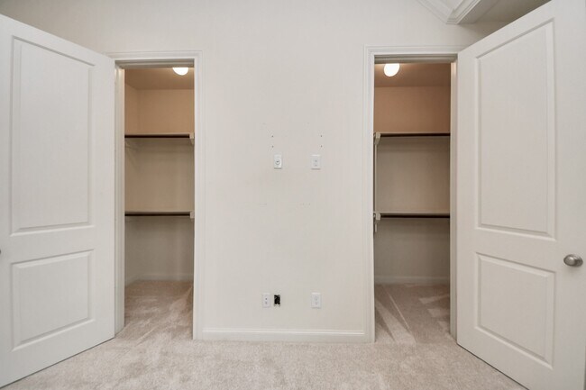 Building Photo - 2061 Fannin Station N