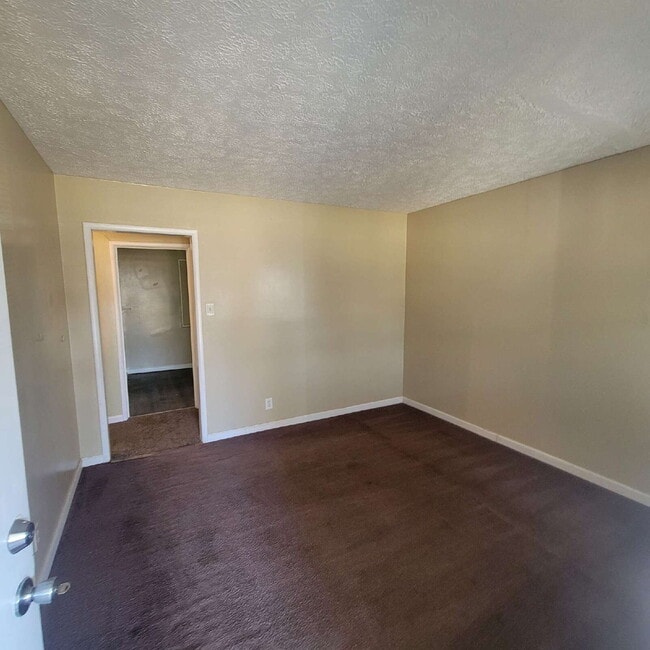 Building Photo - West Indy 4BR House for Lease, Airport Nearby!