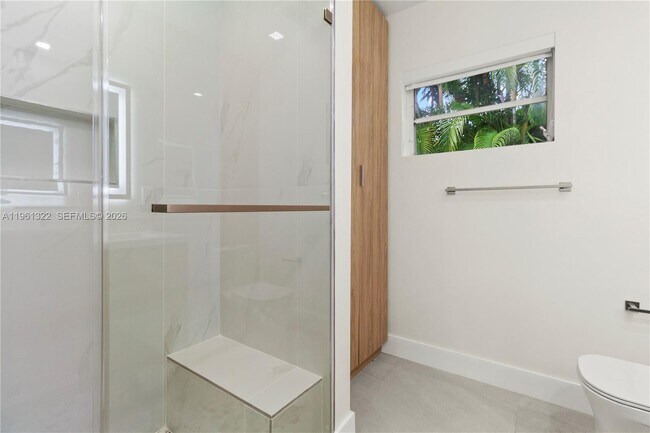 Building Photo - 1261 98th St