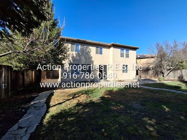 Building Photo - Lincoln Crossing, 2 Story 4 Bedroom, 2.5 bath, 2225sqft, Access to Clubhouse Pool & Amenities, Cu...