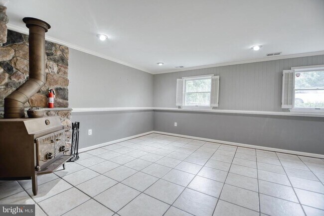 Building Photo - 800 Baltimore Annapolis Blvd