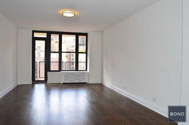 Primary Photo - 165 E 35th St